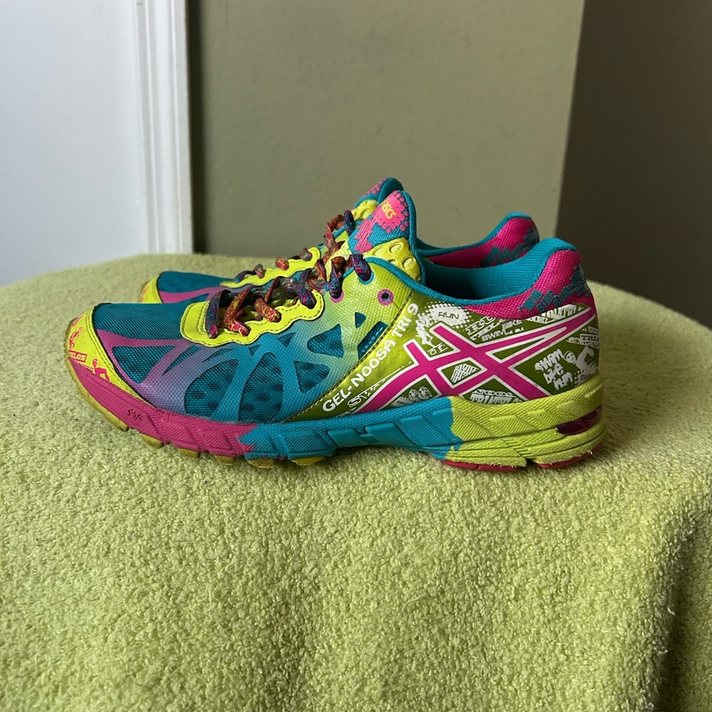 ASICS Gel-Noosa TrI 9 Women's Blue and Pink Athletic Shoes - Picture 2 of 11